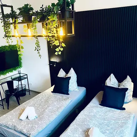 Sh-Team Apartments For Work & Travel With Free Parking Duisburg Exterior photo