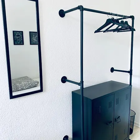 Sh-Team Apartments For Work & Travel With Free Parking Duisburg Room photo