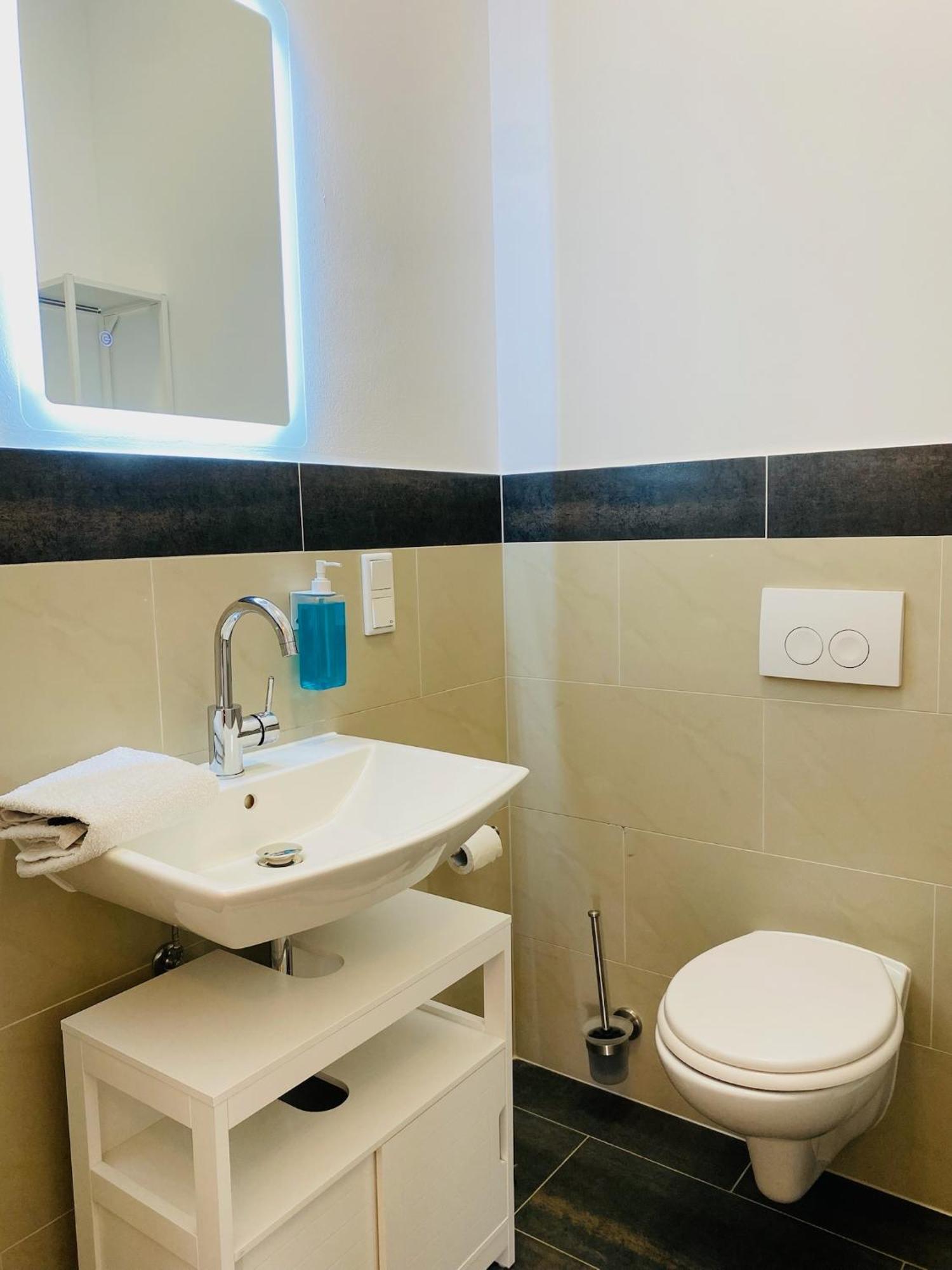Apartment Sh-team For Work & Travel With Free Parking Duisburg