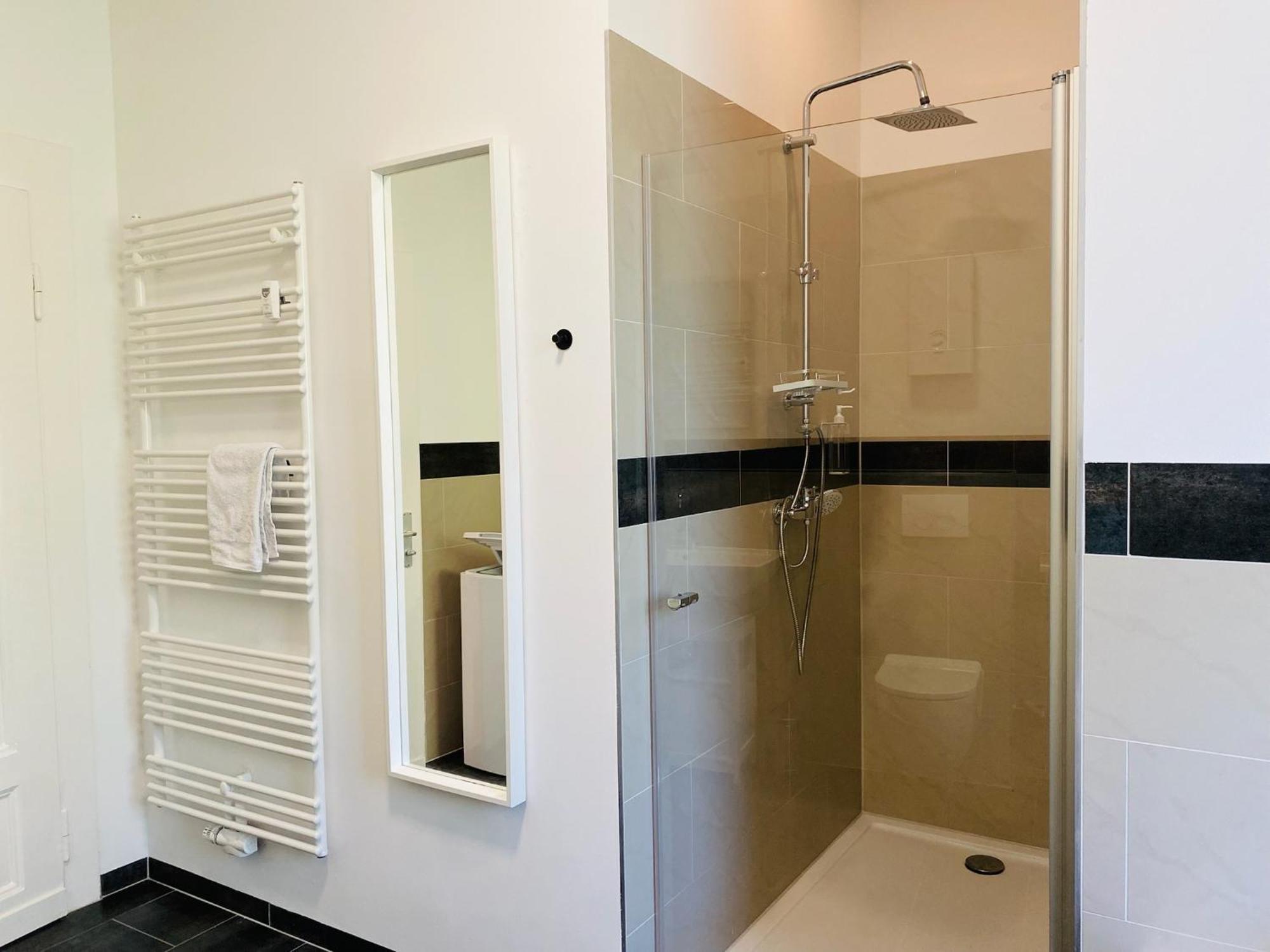 Sh-team For Work & Travel With Free Parking Apartment Duisburg